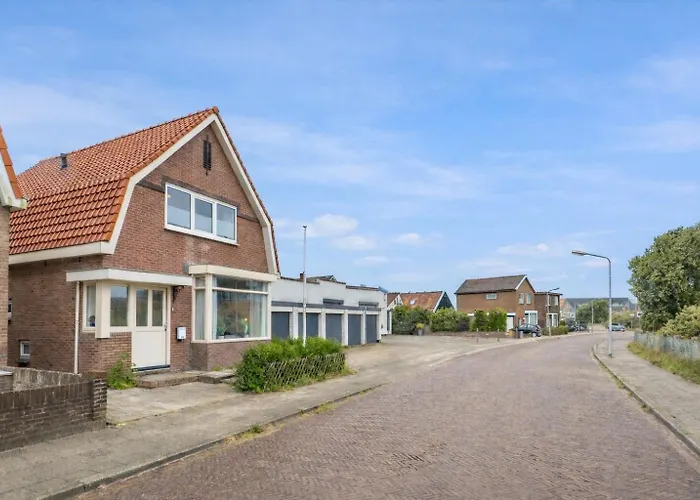 Beachhouse 6 Guests Near Free Parking *